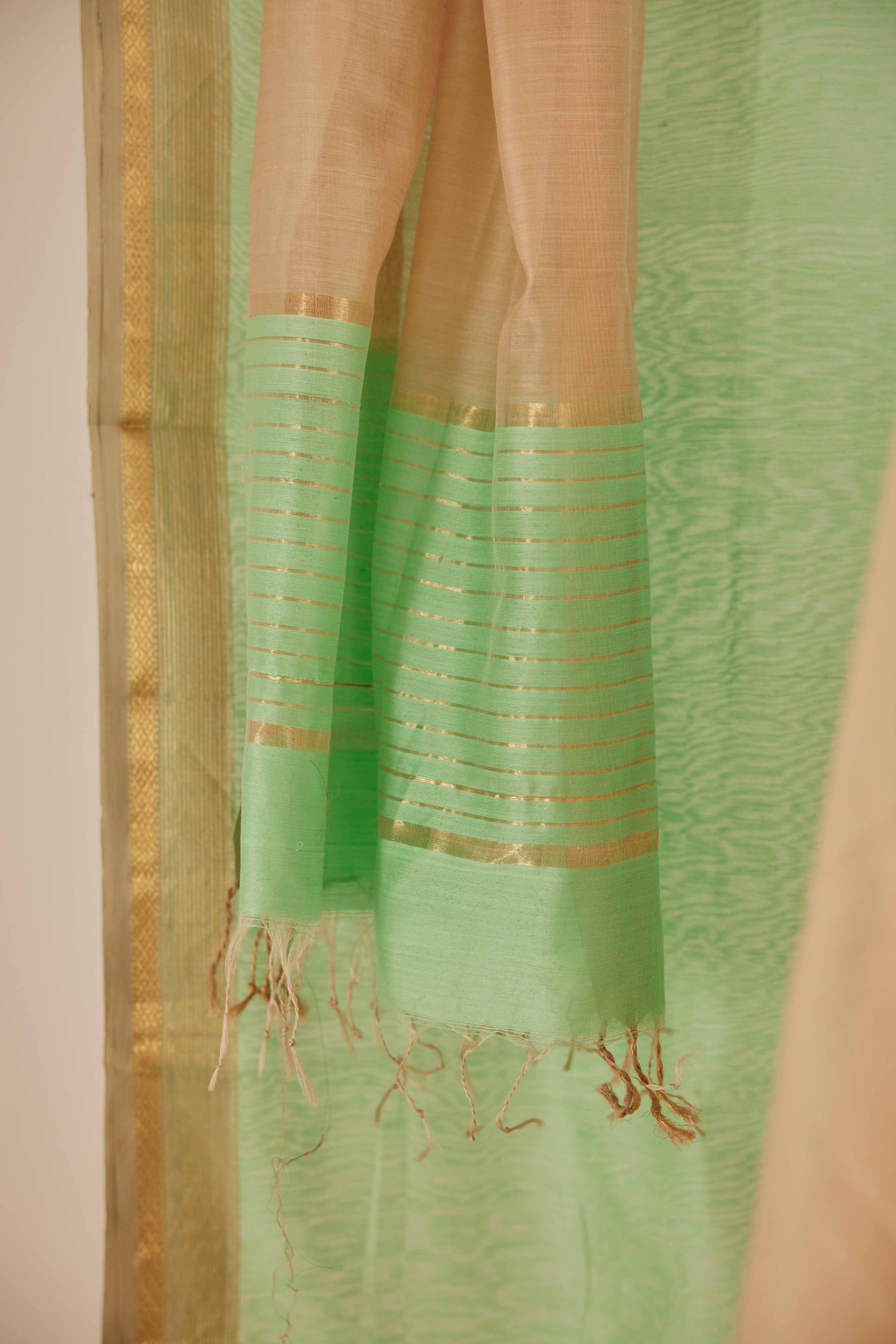 Maheshwari Cotton Silk Dress Material – Mint Green with Gold Zari Border & Dual-Tone Dupatta